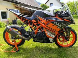 390-r-rennstrecke-rennmotorrad