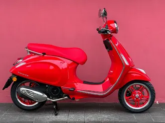 vespa 125 primavera red