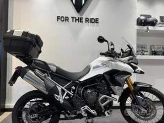 triumph tiger 900 rally pro .