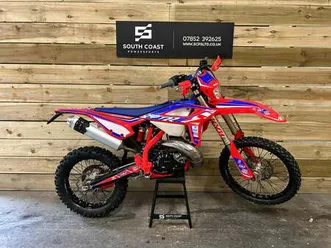 beta-rr-racing-250-2022-enduro-bike