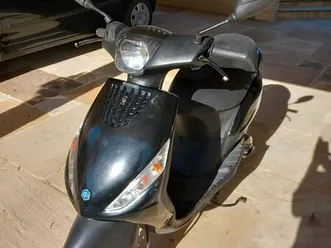 scooter-piaggio-zip-2-temps