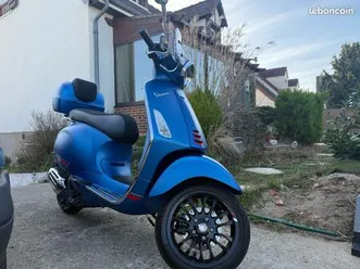 vespa-sprint-sport-125-cc-en-parfait-etat