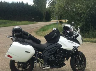 triumph tiger sport 1050 weiß