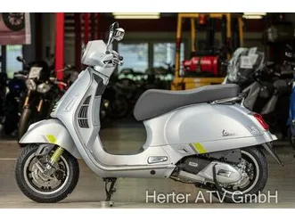 vespa-gts-300-super-tech