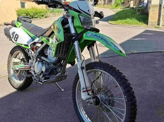 kawasaki-klx250-s