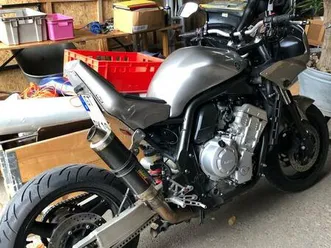 yamaha streetfighter fzr 1000