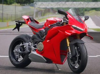 ducati panigale v4 s "black deal"