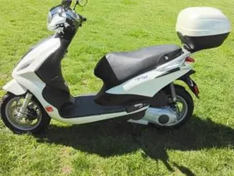 2014-piaggio-150-fly