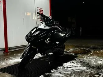 2-yamaha-aerox-met-papieren-moet-snel-weg