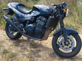 triumph 900 speed triple