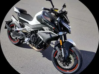 cfmoto 800nk advanced; neuwertig; wenig km; zubehör