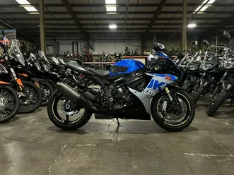 2022-suzuki-gsx-r750z-100596