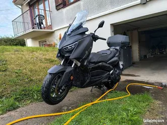 yamaha-x-max-400
