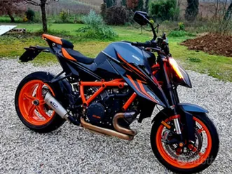 ktm 1290 super duke r