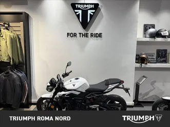 triumph street triple r