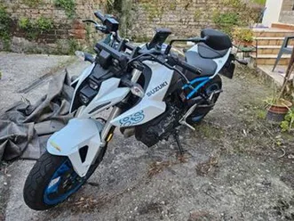 suzuki-gsx-8s-2023
