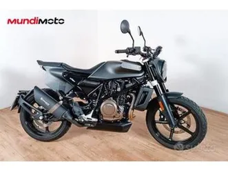 husqvarna-svartpilen-701-abs-2021