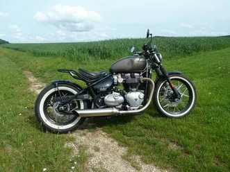triumph-bonneville-bobber-abs-ironstone-mit-umbau-wunderkind-cu