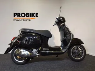 piaggio vespa gts 300 hpe super • 2025