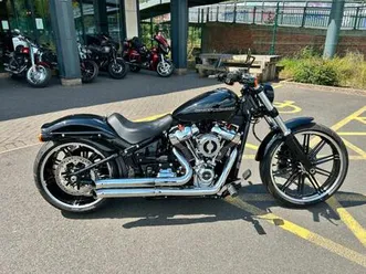 2019-harley-davidson-softail-fxbrs-breakout-114-fxbrs-vivid-black-18my-custom-petrol-man