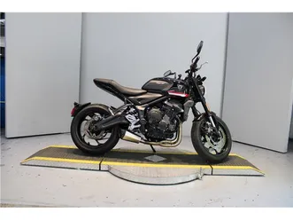 2023-triumph-trident-660