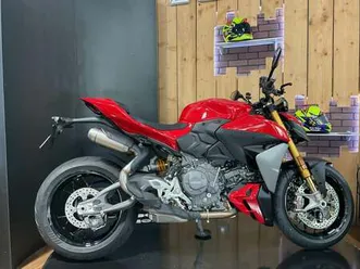 ducati-streetfighter-v2s-2025-low-rate-finance-4-9-apr-hp-pcp-in-stock-now