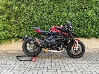 mv-agusta-dragster-800-rr-scs