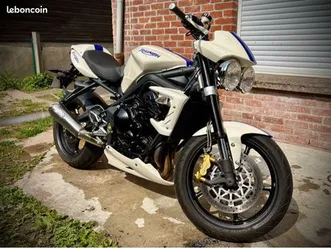 street-triple-triumph-r-2010