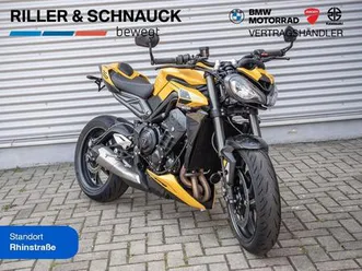 triumph street triple rs