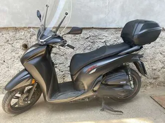 honda-sh-350i-versione-sport-nero-opaco-nero