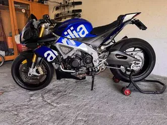 aprilia-tuono-v4-1100-perfekt-abgestimmt-tadelloser-zustand-blau