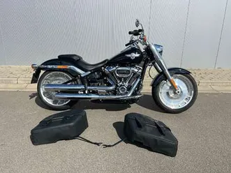 - 114 - avec valises latérales -