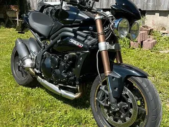 triumph-speed-triple-1050