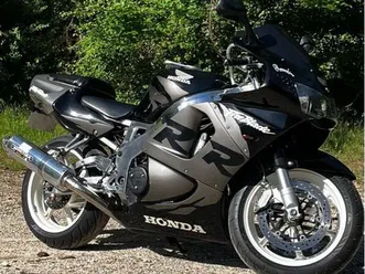 cbr-900-rr-fireblade