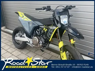 husqvarna-701-supermoto-black-edition-remus-heck