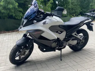 honda-vfr-800x-crossrunner