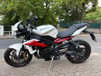 triumph-street-triple
