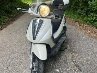 piaggio-beverly-300-ie-tourer-278-cm3-2010-god