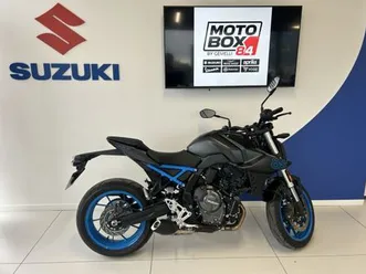 suzuki gsx-8s a2 2024 800 cm3 | moto roadster | 890 km | noir | 84130 le pontet