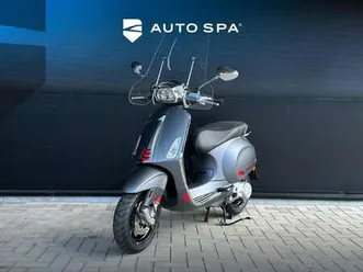piaggio-sprint-vespa-s-netjes-mat-grijs-hoog-windscherm-grijs