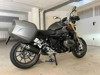 bmw-r1250r-full-borse-gomme-tagliando
