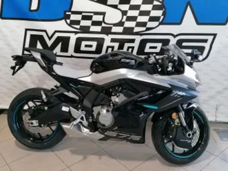cf moto 675 sr-s 2025 675 cm3 | moto sportive | 1 846 km | noir | 33210 toulenne