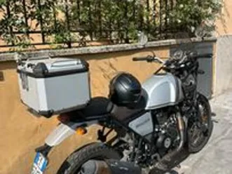 royal-enfield-himalayan-411-e5-solo-8900km