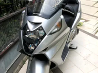 maxi scooter honda silver wing 600