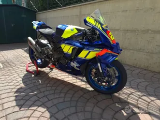 yamaha r1 pronto pista