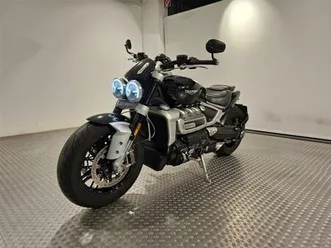 triumph rocket r3