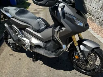 honda-x-adv-750-mit-reichlich-zubehor