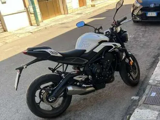 triumph street triple 765 r bianco