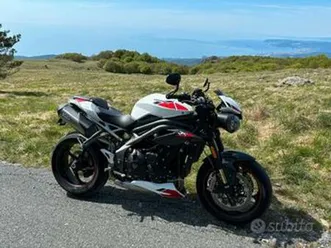triumph street triple - 2020