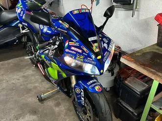 yamaha r1. rn12